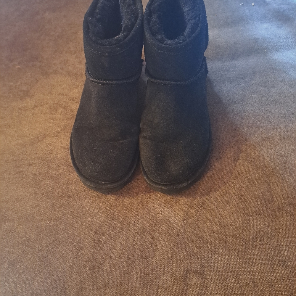 Bearpaw black boots